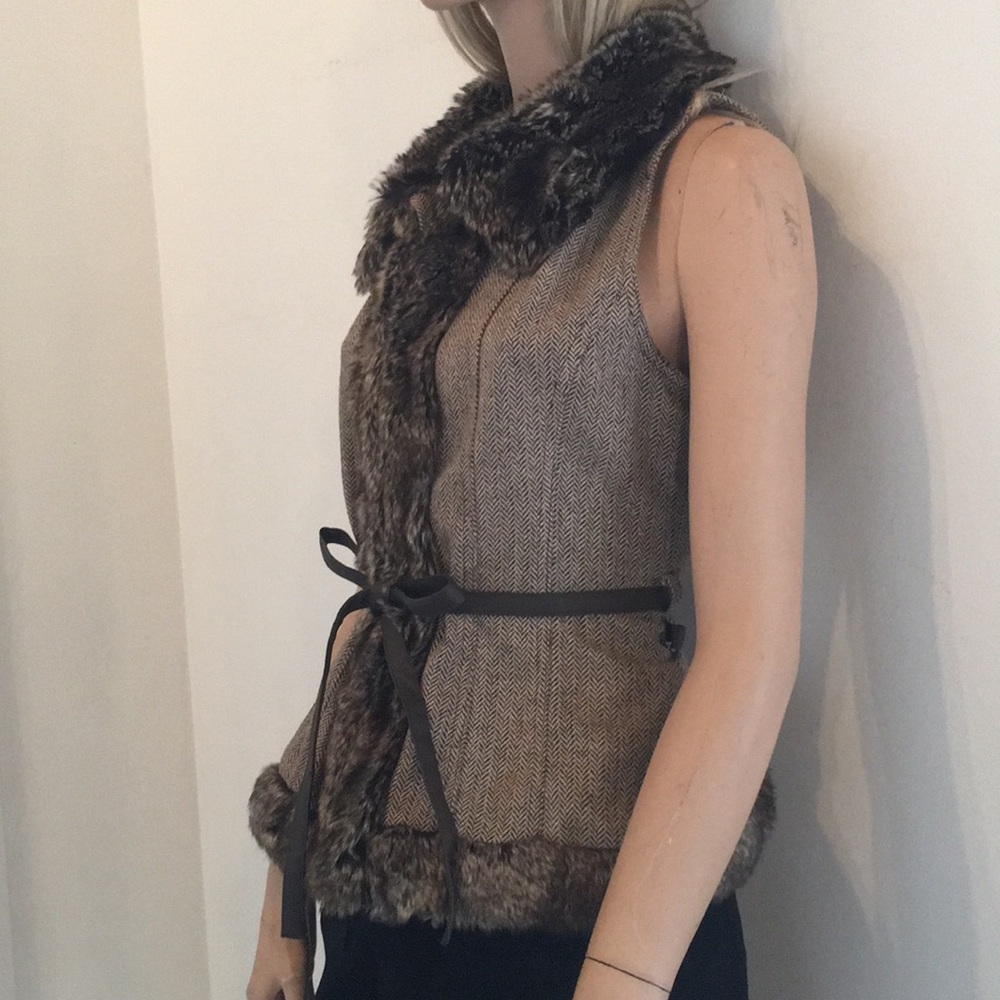 Beautiful Brn/Crm Herringbone Faux Fur Vest - Picture 4 of 7